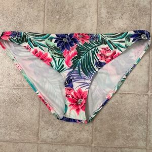Patterned bikini bottoms